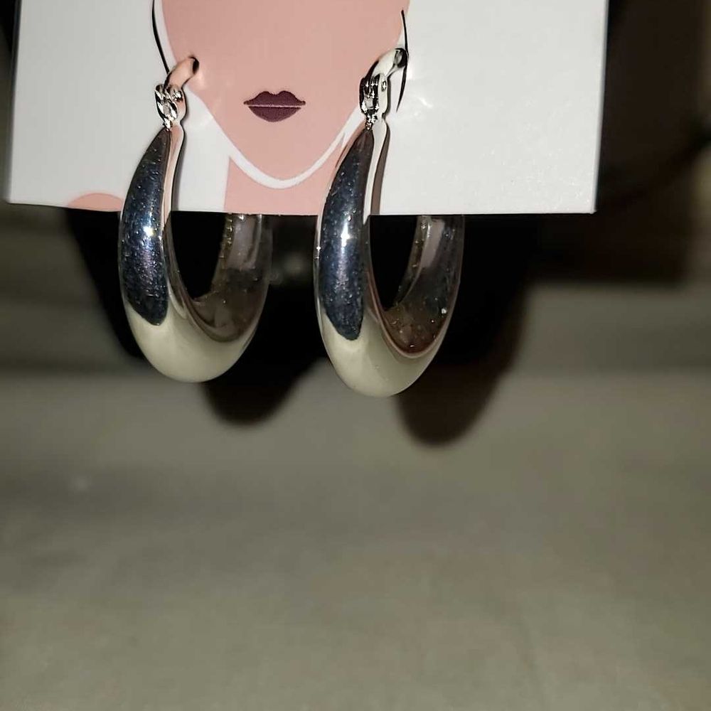 Chic Silver Hoop Earrings